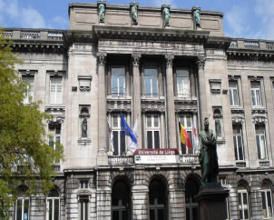 烈日大學(xué) 烈日大學(xué)