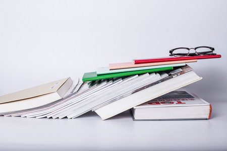 在職攻讀中南財經政法大學不同專業需要繳納的費用一樣嗎？