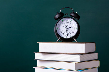 免聯(lián)考在職碩士學(xué)校