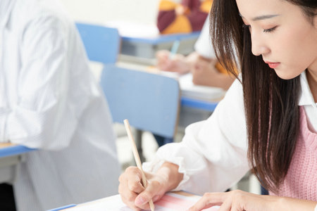 在職研究生報(bào)考五月同等學(xué)力申碩好處有哪些