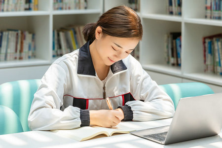 湖南大學(xué)MPA畢業(yè)證書