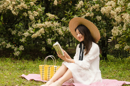 美術(shù)學(xué)在職研究生行業(yè)人群 美術(shù)學(xué)在職研究生行業(yè)人群