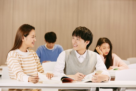 公司允許員工報考南京大學(xué)在職研究生嗎？