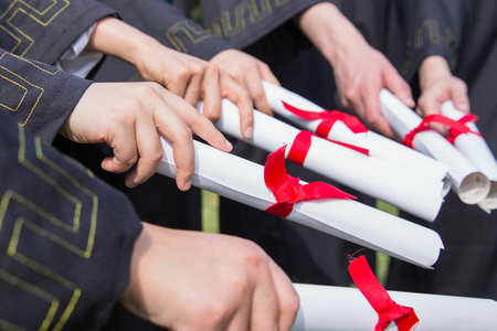 成人在職研究生報(bào)考條件與要求 成人在職研究生報(bào)考條件與要求