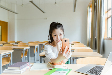 英國(guó)威爾士三一圣大衛(wèi)大學(xué)國(guó)際碩士需要參加考試嗎