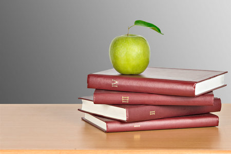 企業(yè)管理在職研究生報(bào)考條件