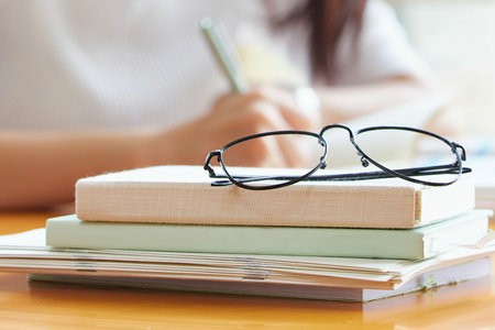 經(jīng)濟法學(xué)在職博士需要考試嗎