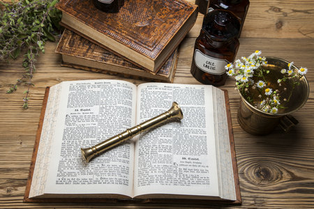 英國密德薩斯大學國際博士證書