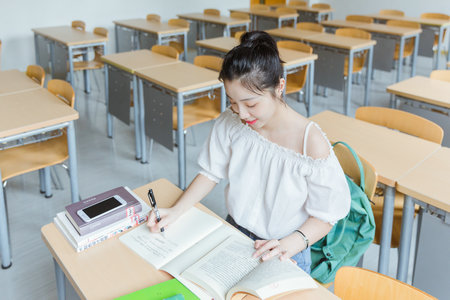 法國ISG高等管理學(xué)院國際博士證書