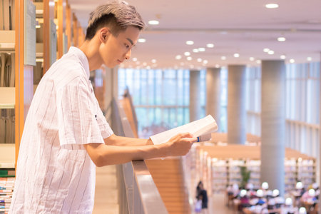 英國愛丁堡龍比亞大學國際博士證書