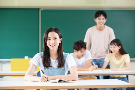 加拿大西三一大學報名及考試時間