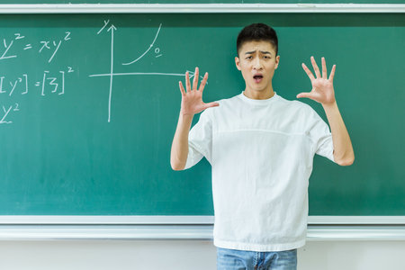 藝術學理論在職研究生需要參加考試嗎