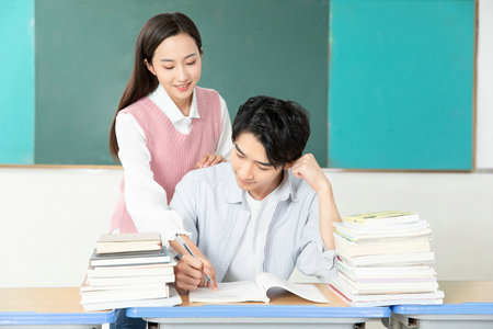 英國切斯特大學考試科目