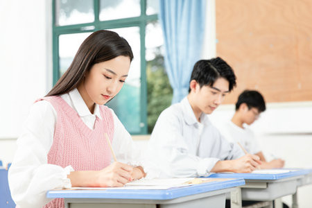 美學(xué)在職研究生報名及考試時間2025