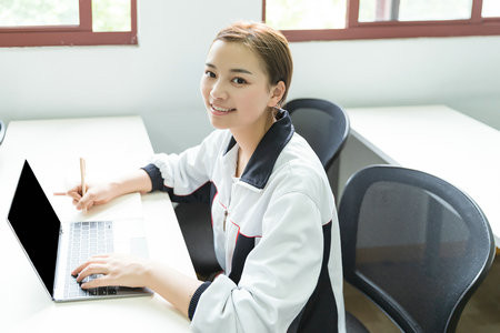 上海海事大學(xué)在職研究生報(bào)名官網(wǎng)入口2025