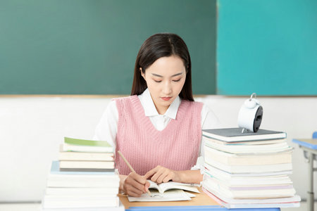 法國(guó)ISG高等管理學(xué)院國(guó)際博士考試科目