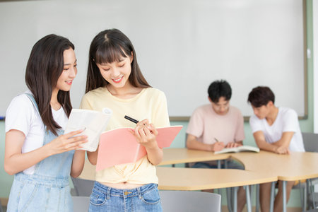 法國巴黎第十二大學(xué)國際碩士考試科目