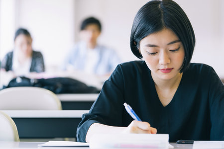 企業(yè)管理在職研究生報(bào)考條件
