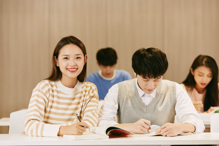 參加上海音樂學院非全日制研究生復試需要滿足什么條件？