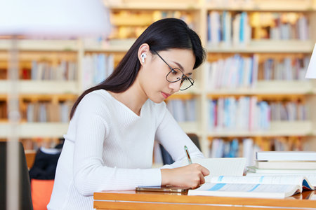 西藏大學(xué)非全日制研究生考試成績(jī)?nèi)绾尾樵?xún)