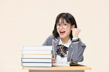 陜西工商管理碩士學(xué)院EMBA怎么能提升成績？