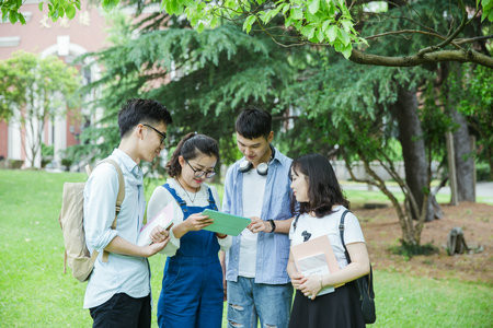 南京財(cái)經(jīng)大學(xué)金融專(zhuān)碩考試成績(jī)?nèi)绾尾樵?xún)？