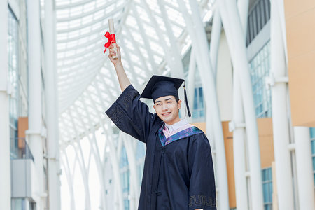 中南財經政法大學金融專碩考試分數線是固定的嗎