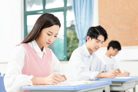 中央民族大學(xué)MPAcc調(diào)劑一般是幾月份？