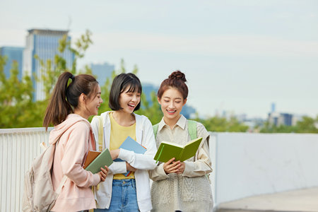 藝術(shù)學(xué)國(guó)際碩士招生人群