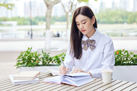 西班牙巴塞羅那大學招生時間安排 西班牙巴塞羅那大學招生時間安排