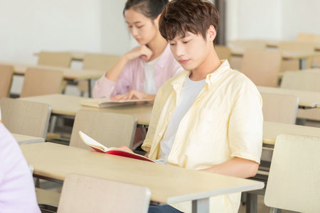 西班牙巴塞羅那大學(xué)國際碩士招生專業(yè)目錄一覽表