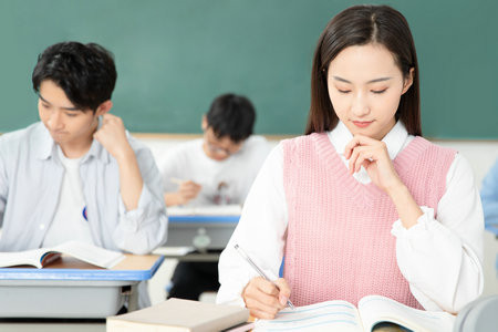 中央蘭開夏大學(xué)招生條件有哪些