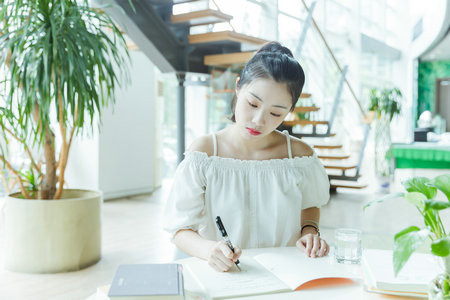 翻譯非全日制研究生招生簡(jiǎn)章2025