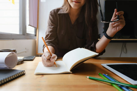 2025年藝術(shù)學(xué)理論在職研究生招生簡(jiǎn)章