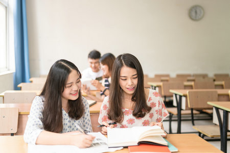 法國維萊爾國際商學(xué)院國際碩士學(xué)制學(xué)費