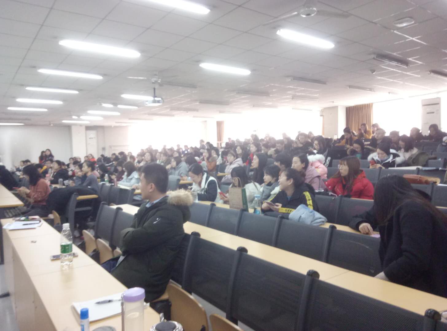 研工部開展2019年“扎根實踐工程”研究生寒假社會調(diào)研項目培訓會