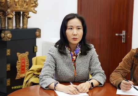 開會中的人員 開會中的人員