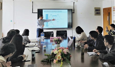 麥考瑞大學商學院資深講師楊銘輝博士