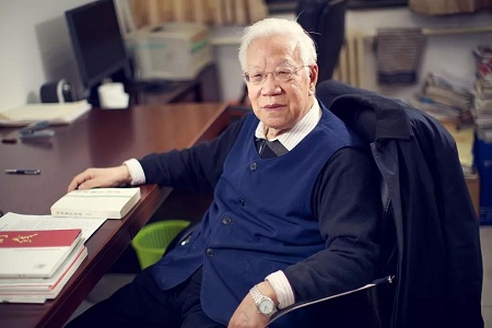 人民教育家衛興華