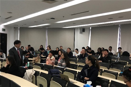 MPA學(xué)生 MPA學(xué)生