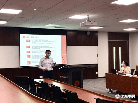 答辯現場秩序井然