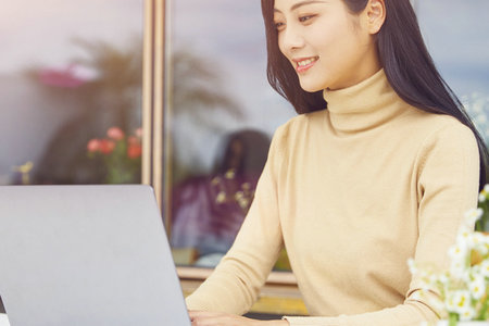 上海戲劇學(xué)院非全日制研究生成績(jī)查詢?nèi)肟? alt=