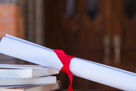 教育經(jīng)濟(jì)與管理在職研究生報(bào)考人群