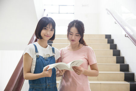 英國華威大學招生類型及專業