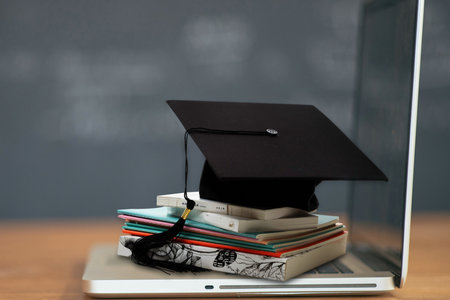 美國羅商大學(xué)國際博士不需要參加考試 美國羅商大學(xué)國際博士不需要參加考試