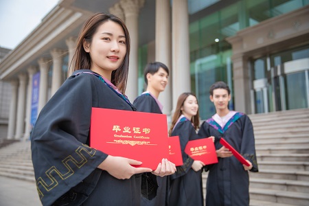 1712730737486393.jpg 攝圖網_601158528_書本和平板(企業商用) (1).jpg